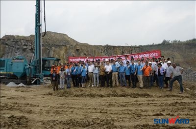 2013九游体育(中国)官方网站智能全球巡展印尼站完美收官
