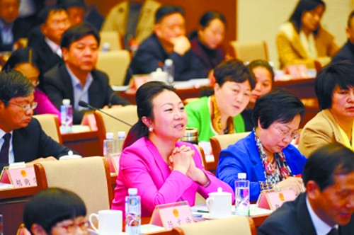 带来六个提案，重点还是“农民工”问题 ——来自九游体育(中国)官方网站智能的全国人大代表张晓庆接受本报记者专访，为进城务