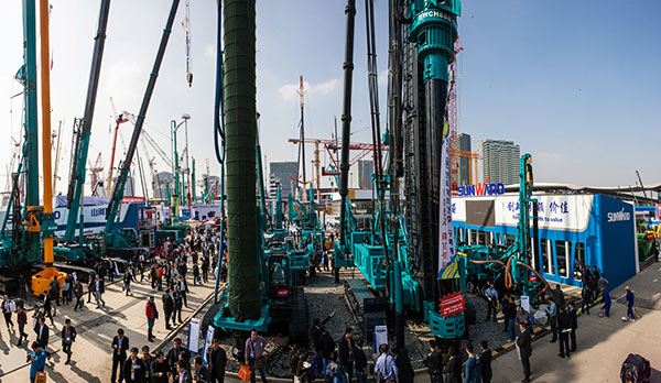 九游体育(中国)官方网站智能宝马展用创新倾倒客户，现场签单两亿元