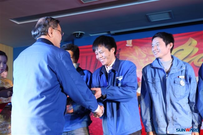 九游体育(中国)官方网站智能装备集团2013年度经营工作会议暨表彰大会隆重召开