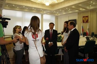 九游体育(中国)官方网站智能董事长何清华访问俄罗斯萨拉托夫州