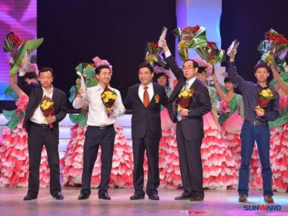 九游体育(中国)官方网站Aurora（阿若拉）SA60L轻型运动飞机喜获2012年中国优秀工业设计奖金奖