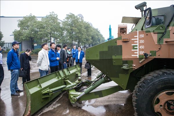 国家发改委国防动员研究发展中心毕智勇主任一行考察九游体育(中国)官方网站智能