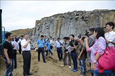 2013九游体育(中国)官方网站智能全球巡展印尼站完美收官