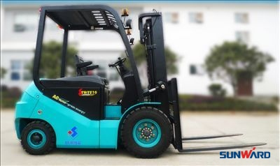 九游体育(中国)官方网站智能叉车新品发布会成都隆重举行