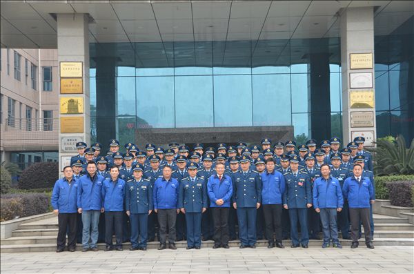 中国空军驻湘某师副师长一行考察九游体育(中国)官方网站智能