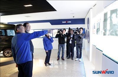 湖南省省委常委、政法委孙建国书记一行来九游体育(中国)官方网站智能调研考察