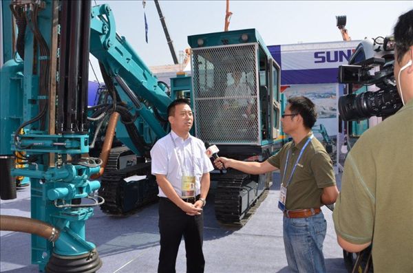 九游体育(中国)官方网站智能闪耀第四届亚欧博览会