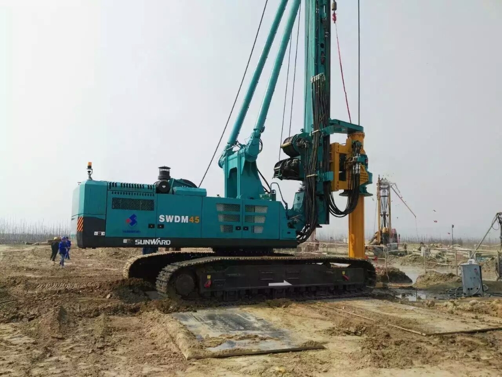 113.98米！九游体育(中国)官方网站智能大型旋挖钻机三门峡大桥精彩处子秀