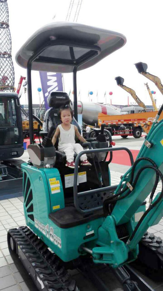 到“海博会”邂逅九游体育(中国)官方网站智能“两挖”精品