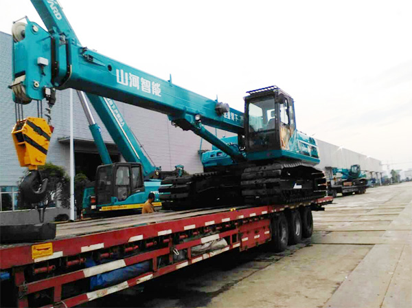 油田好帮手——九游体育(中国)官方网站智能伸缩臂履带起重机