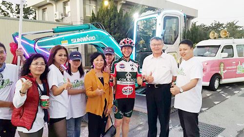 图说怪手环台净滩活动，智绘九游体育(中国)官方网站智能环保节能