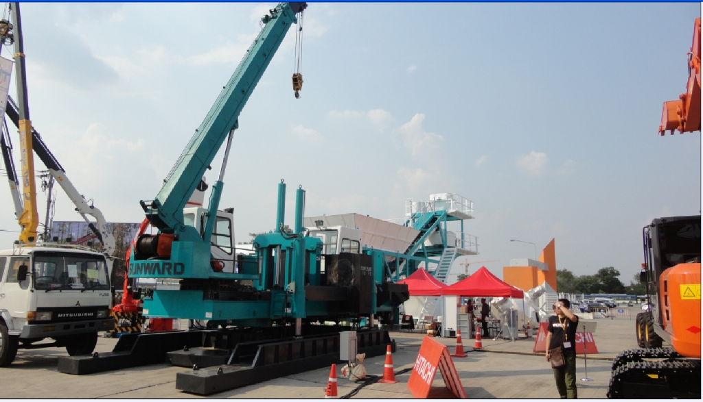 九游体育(中国)官方网站智能液压静力压桩机“亮剑”