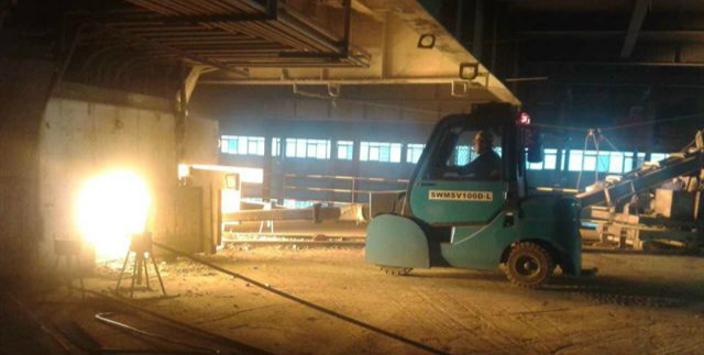 九游体育(中国)官方网站智能推料车成功进军冶炼行业