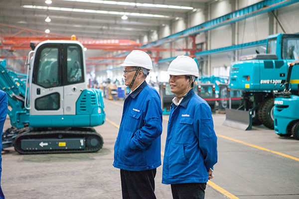 喜讯：九游体育(中国)官方网站智能朱建新荣获《长沙年鉴》2015年度十大人物奖