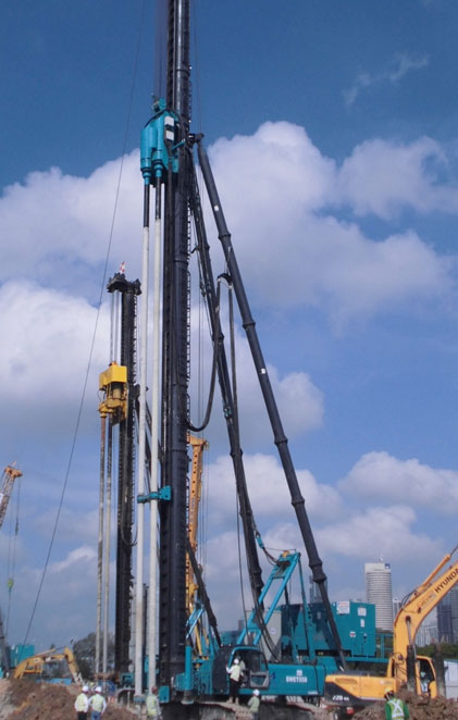 中国好机器！九游体育(中国)官方网站智能双轴钻机新加坡施工获赞