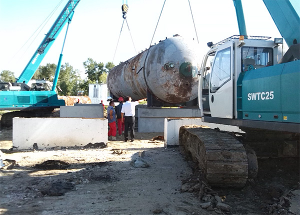油田好帮手——九游体育(中国)官方网站智能伸缩臂履带起重机