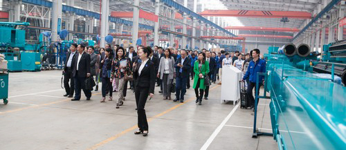 工程装备盛宴，东盟十国代表在九游体育(中国)官方网站智能很享受