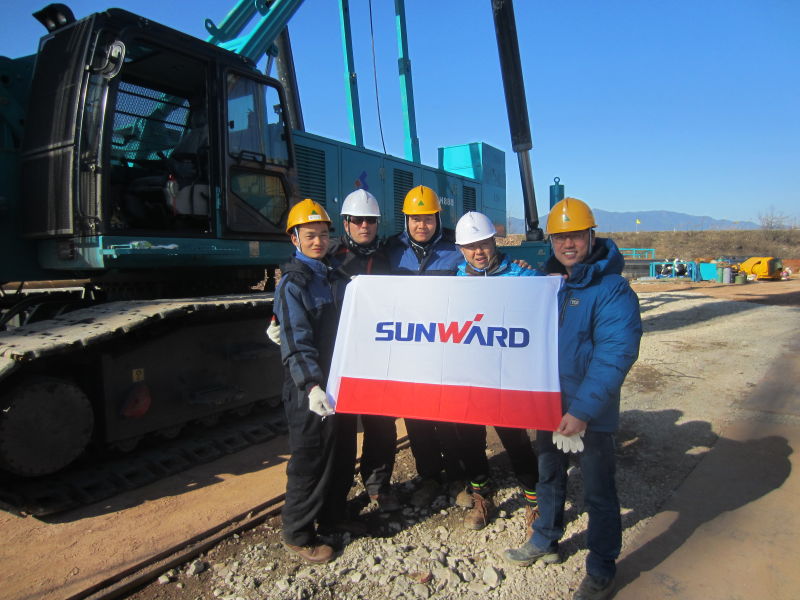 九游体育(中国)官方网站智能SWCH880-180M全液压履带桩机闪亮登陆韩国