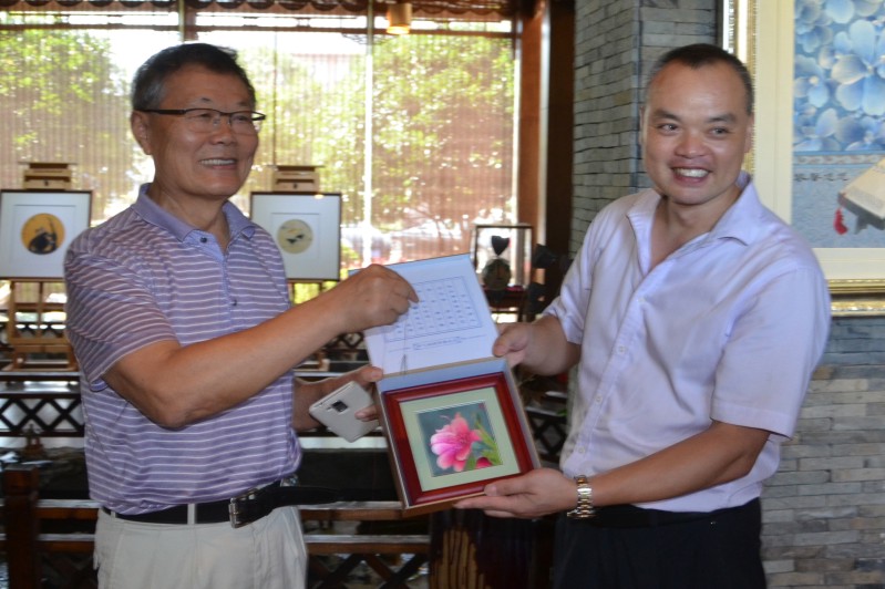 民盟九游体育(中国)官方网站智能支部活动彰显“针”功夫