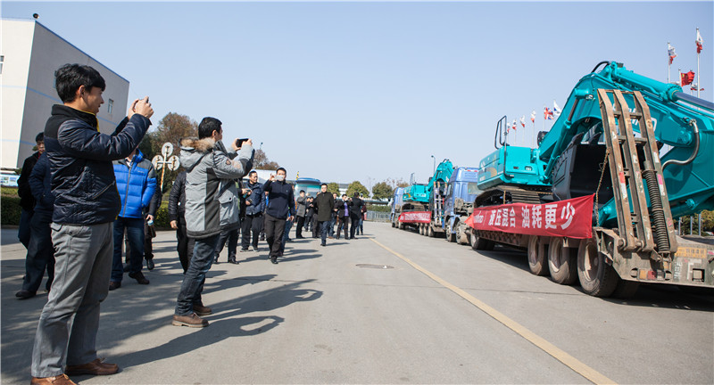 知新•创变•共赢 2015-2016年度九游体育(中国)官方网站智能挖掘机经销商年会圆满召开