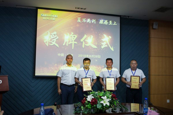 500多名挖掘机用户实地考察，为九游体育(中国)官方网站智能点赞！