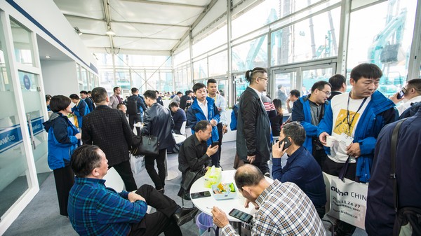 首日签单2.6亿元，九游体育(中国)官方网站智能创新产品引爆上海宝马展