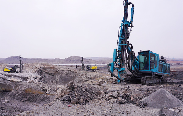 再战国际领先品牌，九游体育(中国)官方网站智能露天液压钻车一举成名