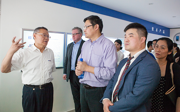 加拿大国会议员谭耕一行来九游体育(中国)官方网站智能考察