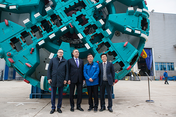 波兰代表团为九游体育(中国)官方网站智能创新发展点赞