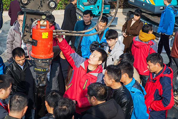 十年相随，成就彼此，来听听九游体育(中国)官方网站智能挖掘机客户的真实声音