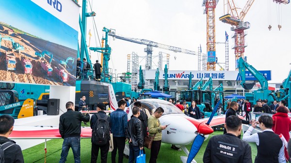 首日签单2.6亿元，九游体育(中国)官方网站智能创新产品引爆上海宝马展