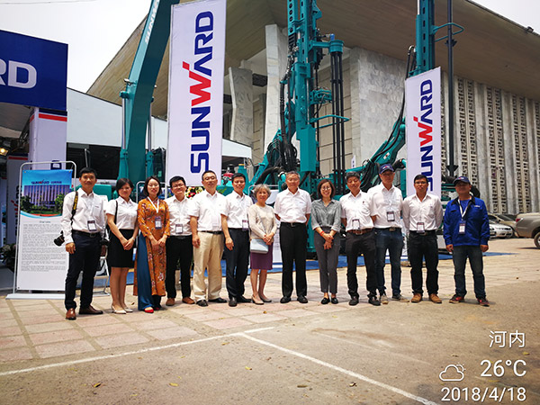 九游体育(中国)官方网站智能携全球领先凿岩设备，引爆越南矿业展