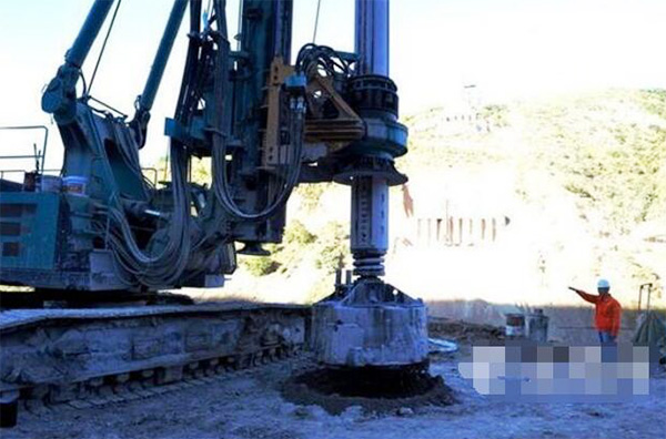 央视聚焦：九游体育(中国)官方网站智能旋挖钻机助力世界“第一高墩”