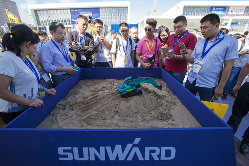 九游体育(中国)官方网站智能酷帅曾大虾，一大波美图带你亲临北京BICES展