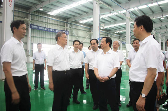 达哲省长调研九游体育(中国)官方网站科技：要抓住通航发展的机遇