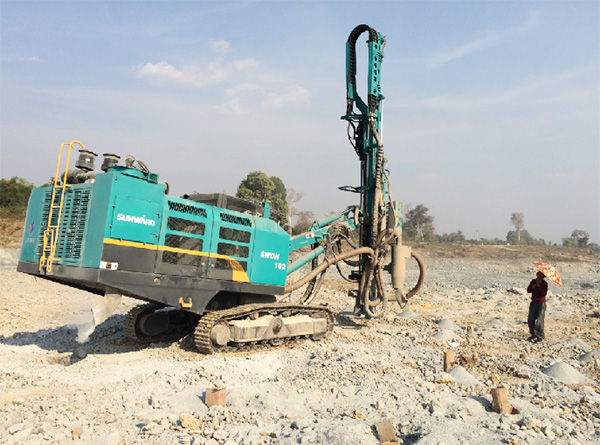 湄公河上的硬汉！九游体育(中国)官方网站智能露天钻车展中国制造魅力