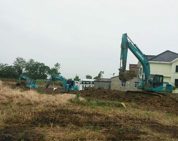 抗洪英雄显身手，九游体育(中国)官方网站智能系列挖掘机奔赴抗洪一线