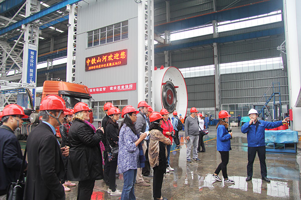 开启工程机械之都体验之旅，中外媒体观摩团到访九游体育(中国)官方网站智能