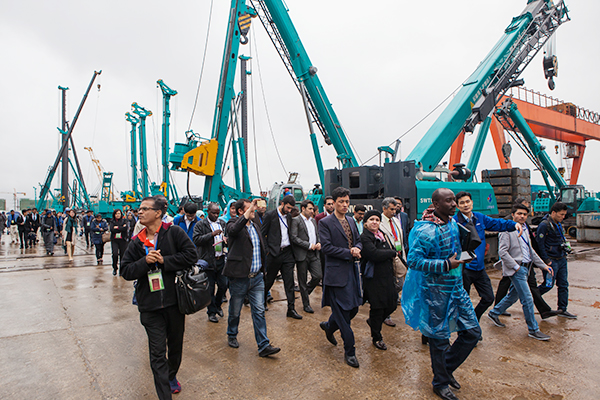 “一带一路”国家代表团到访九游体育(中国)官方网站智能，感受“大开眼界”