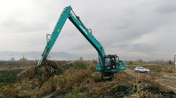 守护蓝色多瑙河，九游体育(中国)官方网站智能长臂挖掘机欧洲首秀