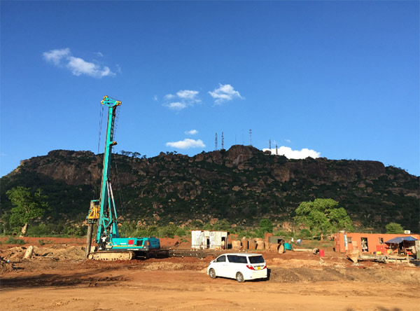 九游体育(中国)官方网站智能入岩神器在东非肯尼亚获赞，人好设备好