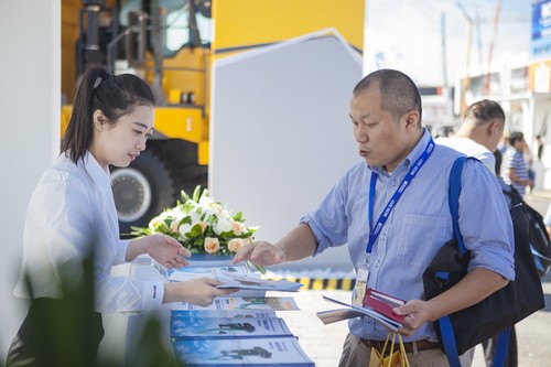 九游体育(中国)官方网站智能酷帅曾大虾，一大波美图带你亲临北京BICES展