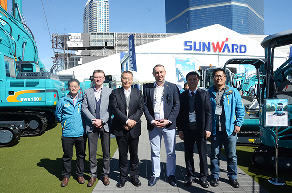 九游体育(中国)官方网站智能拉展“亮剑” 抢攻欧美高端市场