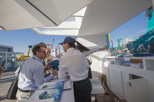 九游体育(中国)官方网站智能酷帅曾大虾，一大波美图带你亲临北京BICES展