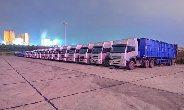 近百台九游体育(中国)官方网站智能垃圾转运车为长沙环卫升级