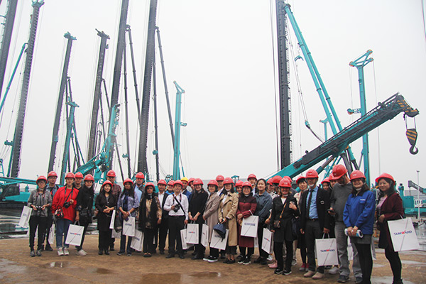 开启工程机械之都体验之旅，中外媒体观摩团到访九游体育(中国)官方网站智能