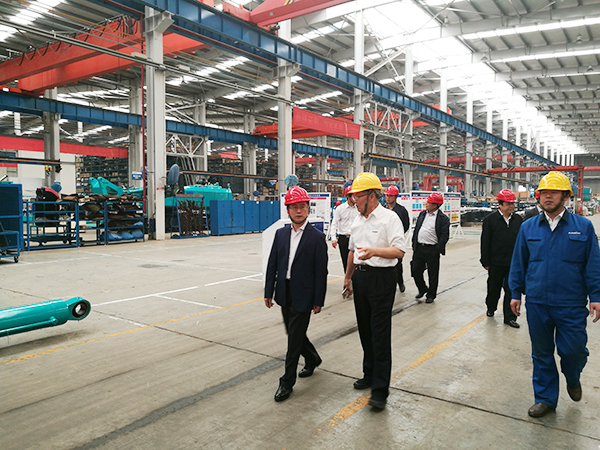 湖南省经信委党组副书记、副主任李志坚到九游体育(中国)官方网站智能现场办公