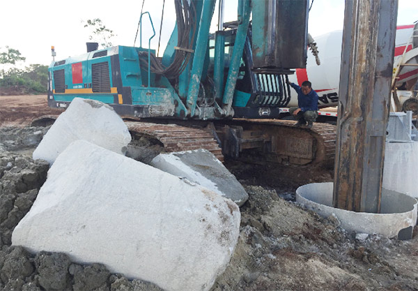 九游体育(中国)官方网站智能入岩神器在东非肯尼亚获赞，人好设备好