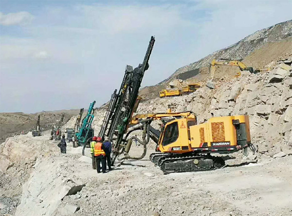 PK国际领先品牌，九游体育(中国)官方网站智能露天液压钻车再交完美答卷